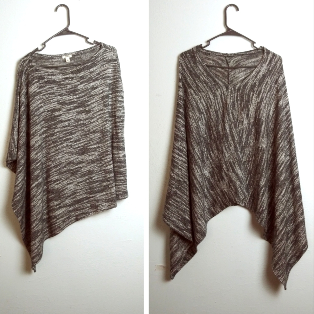 Dylan Gray and White Shrug Poncho with Asymmetrical Hemline Women's Size M